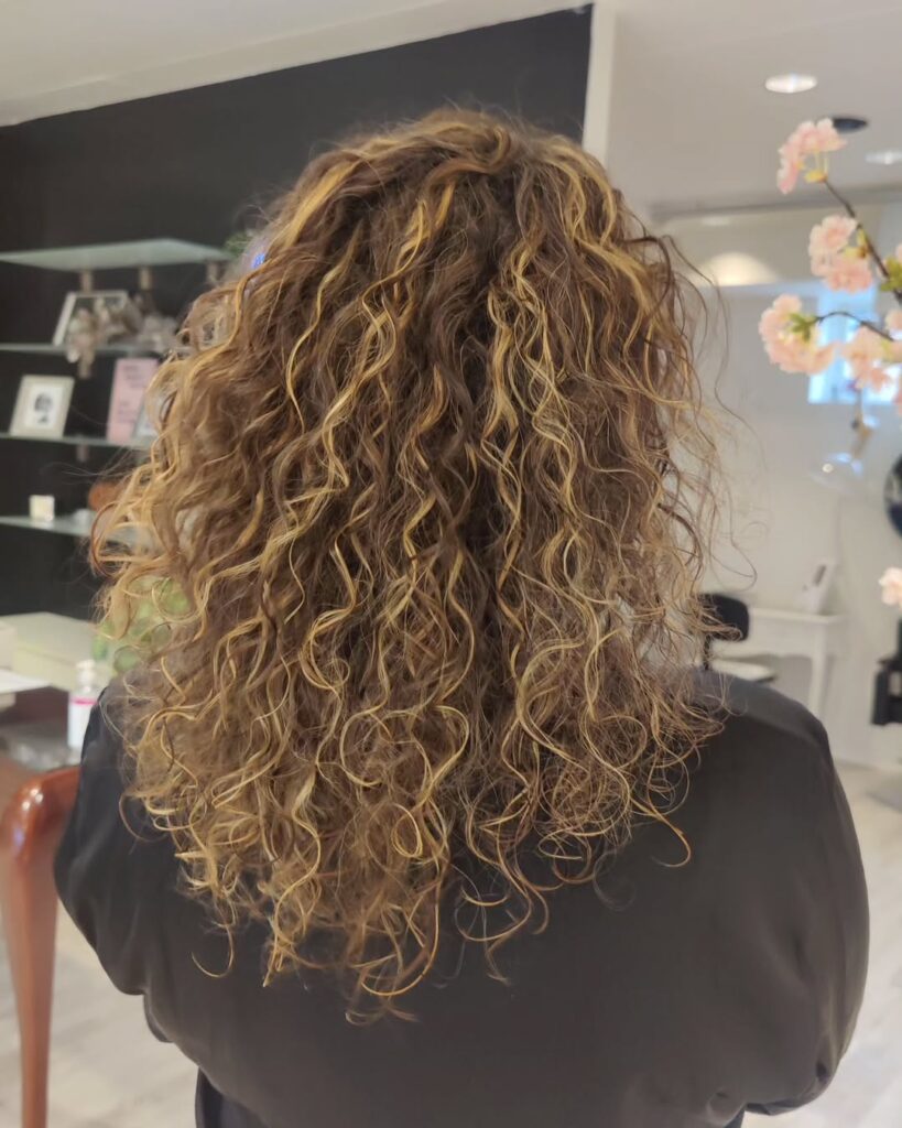 Highlights👌#highlights #krøllethår #babylights #balayaghair #balayagehår #striberihåret #hårex